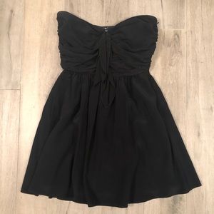 Elizabeth and James Crawford Bow-Front dress